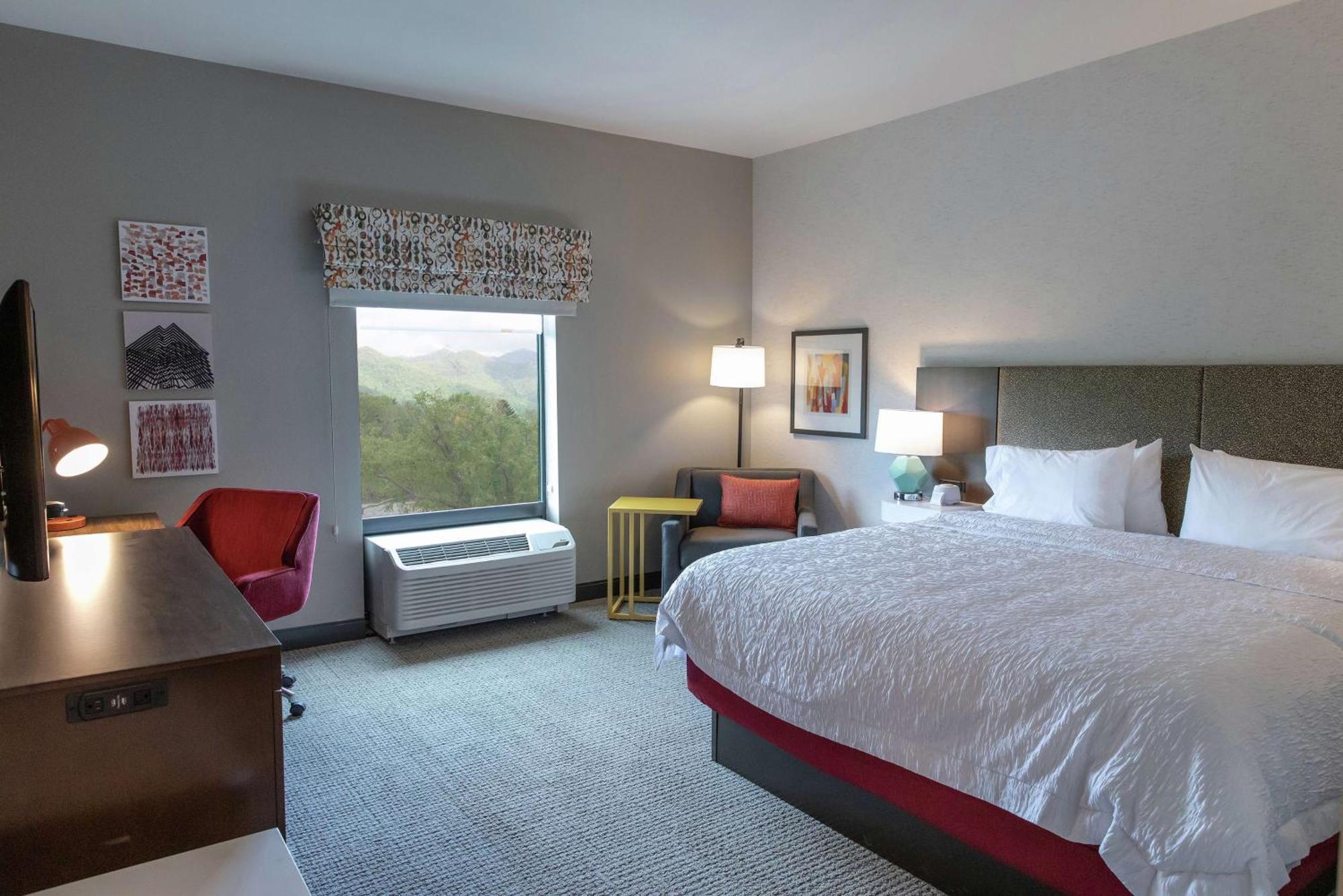 Hampton Inn Black Mountain Exterior photo